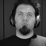 Omid Moradi headshot